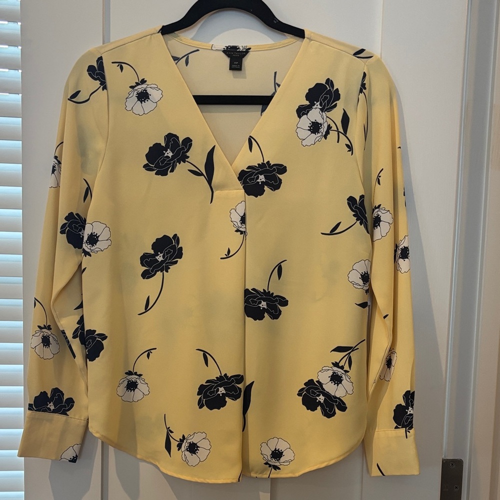 Ann Taylor Yellow V-Neck Floral Blouse with Navy & White Flowers